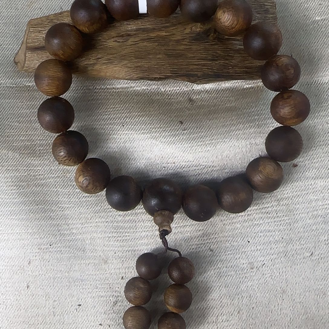 沉香碎屑沉香勾丝➕富森红土15圆珠手持款沉42克