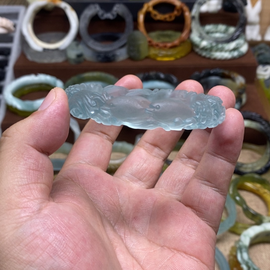 惜***昔石英岩玉手镯未镶嵌