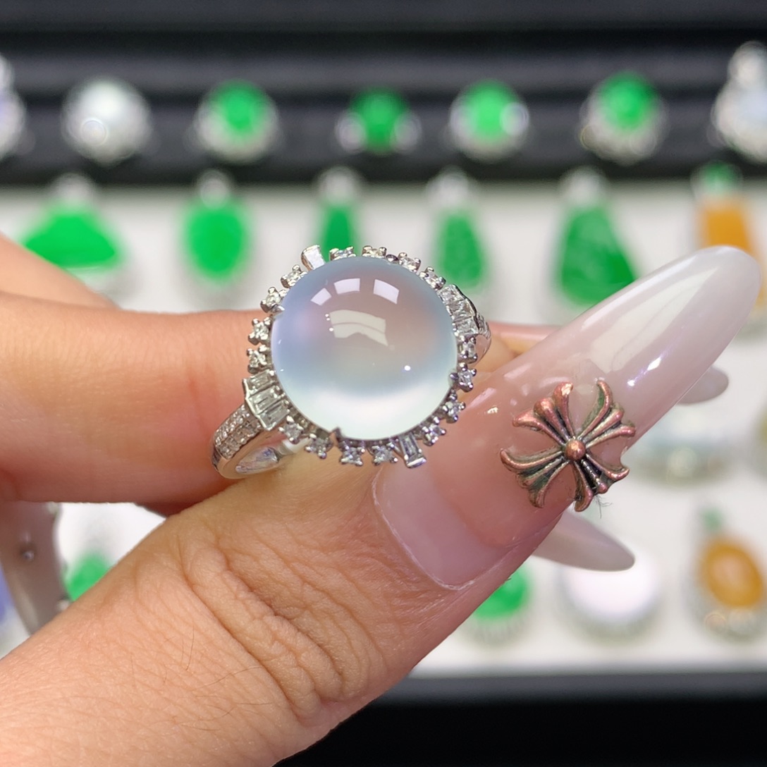 翡翠18K金镶嵌戒指