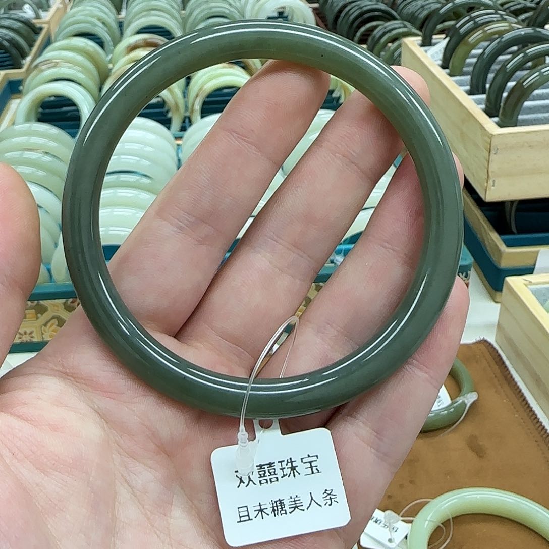 和田玉手镯未镶嵌F****y68