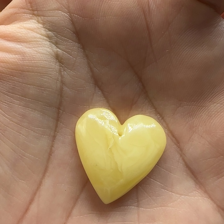 未镶嵌琥珀珠宝奇石10