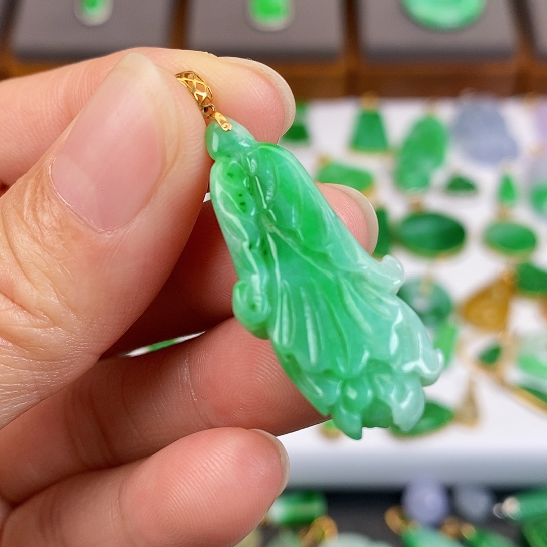 吊坠(不含链)18K金镶嵌翡翠