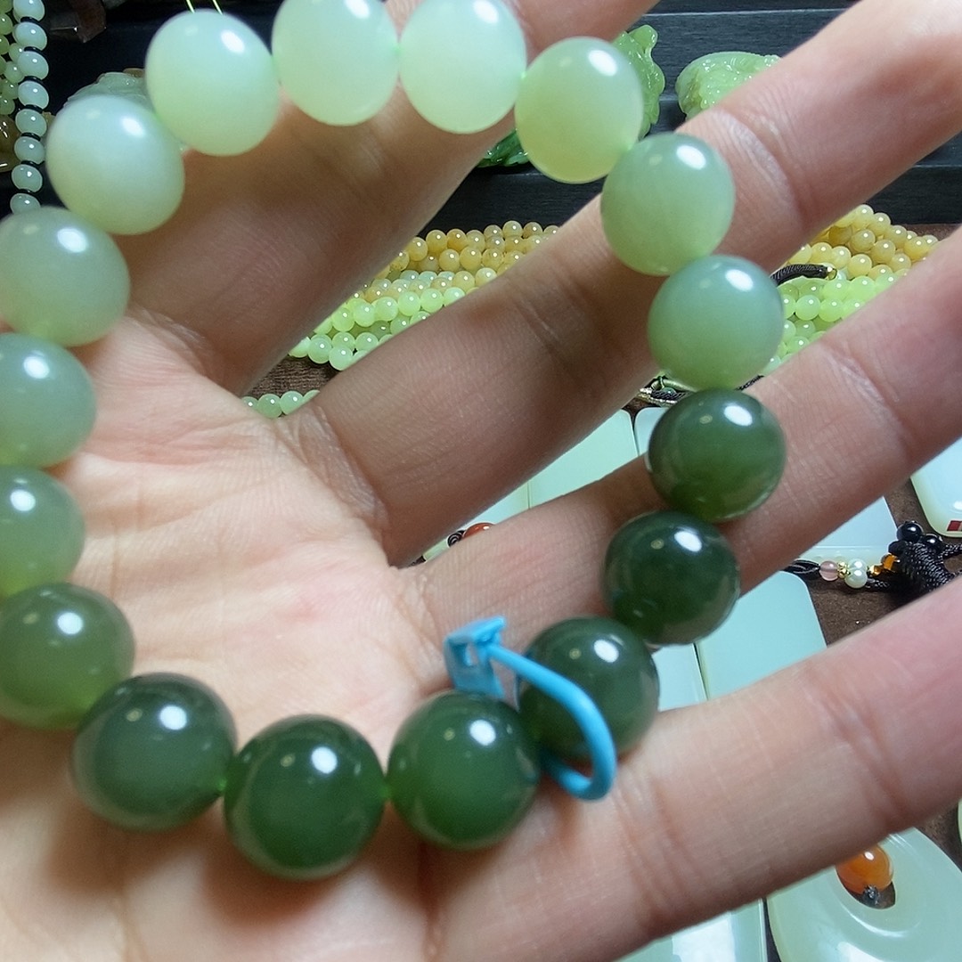 和田玉未镶嵌手串