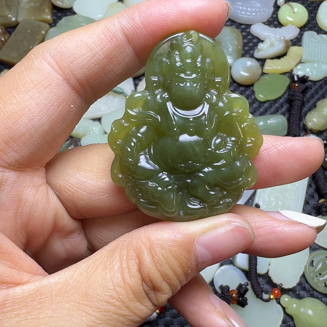 和田玉未镶嵌吊坠(不含链)有裂漏，不退不换，卡45