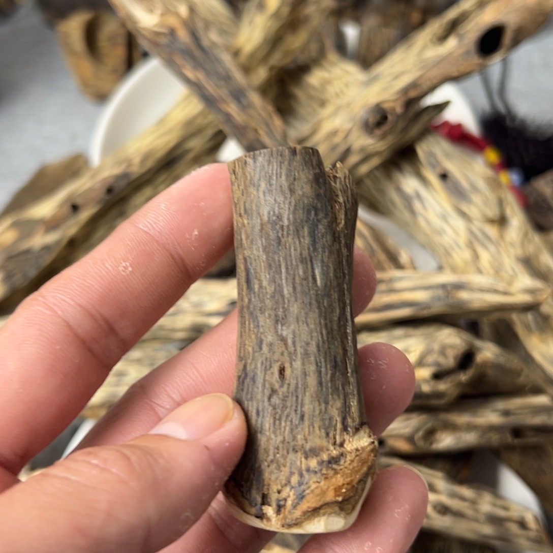 沉香碎屑沉香雕刻费用玉米