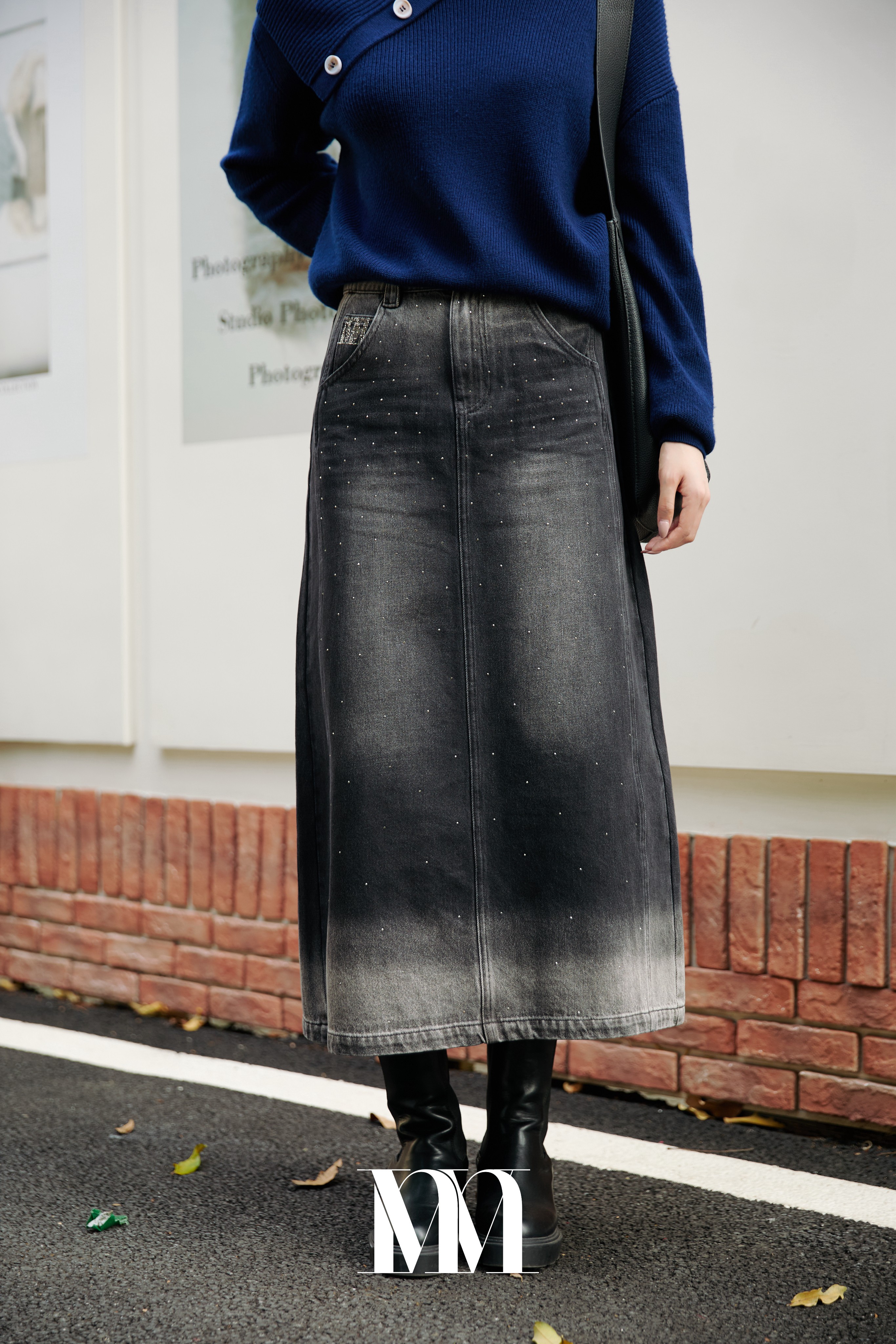 钻饰渐变牛仔半裙时尚百搭凸显个性半身裙