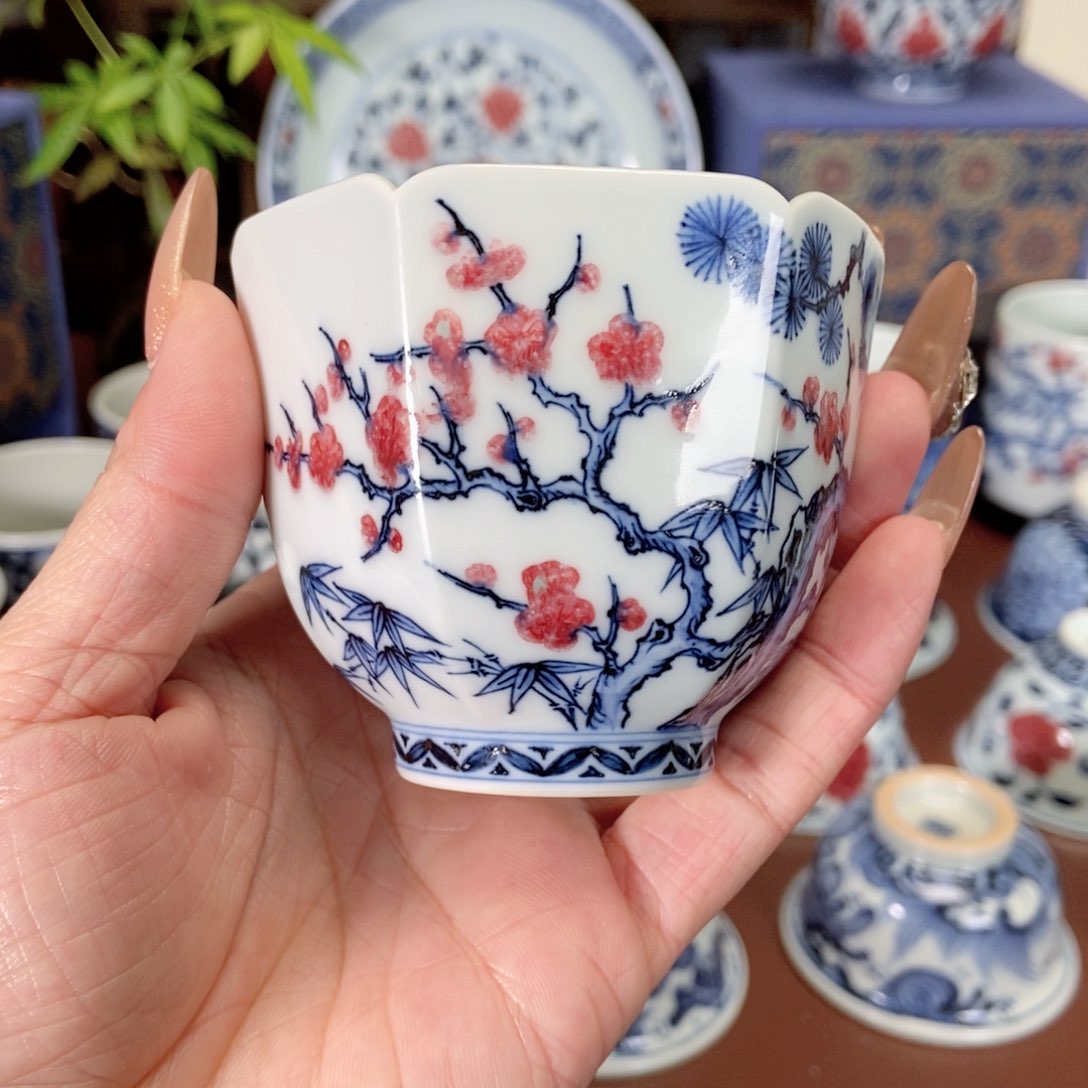阳春白雪青花釉里红松竹梅六方杯