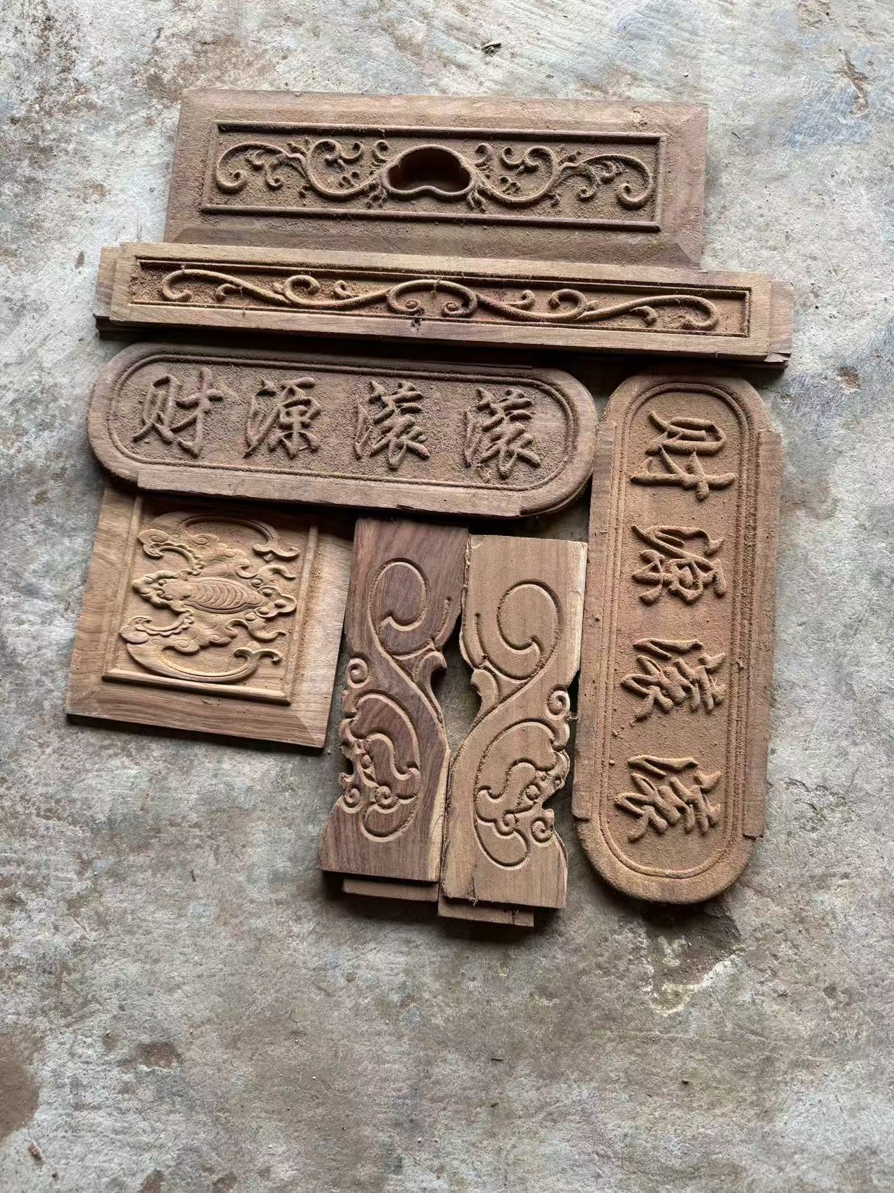 家具瑕疵雕花板，抽屉，基本带瑕疵，介意勿拍