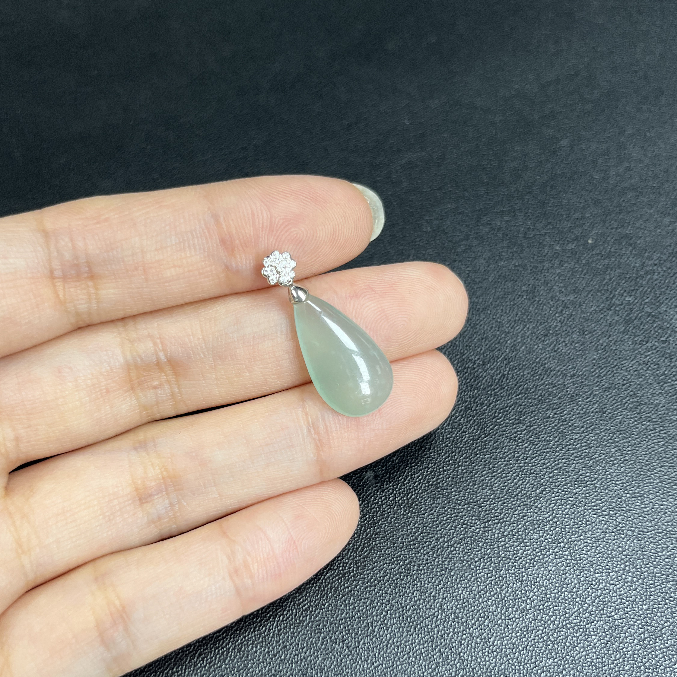 于于珠宝-天然A货缅甸翡翠冰种晴水水滴玉石吊坠20×10.2×4mm