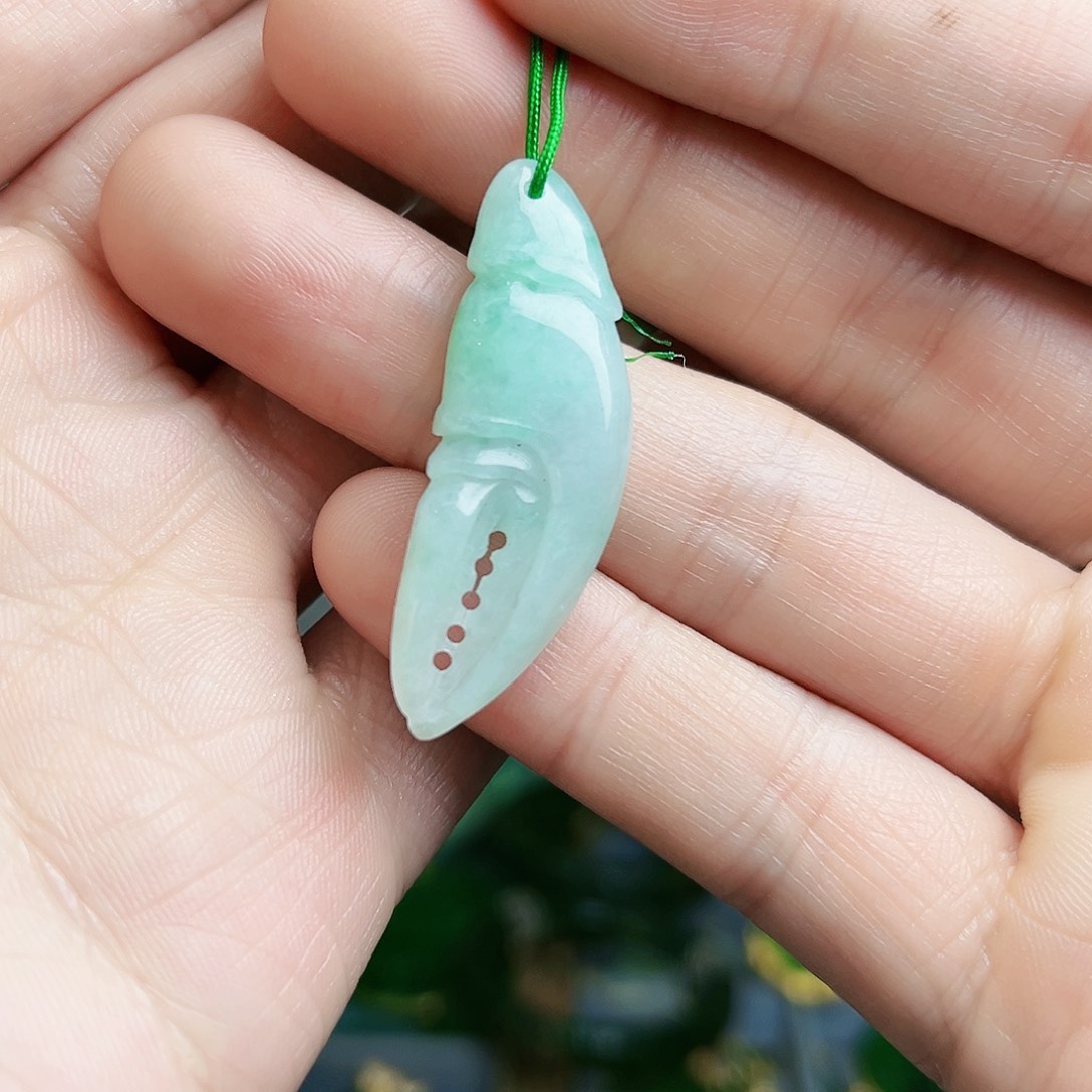 翡翠颈饰未镶嵌吊坠