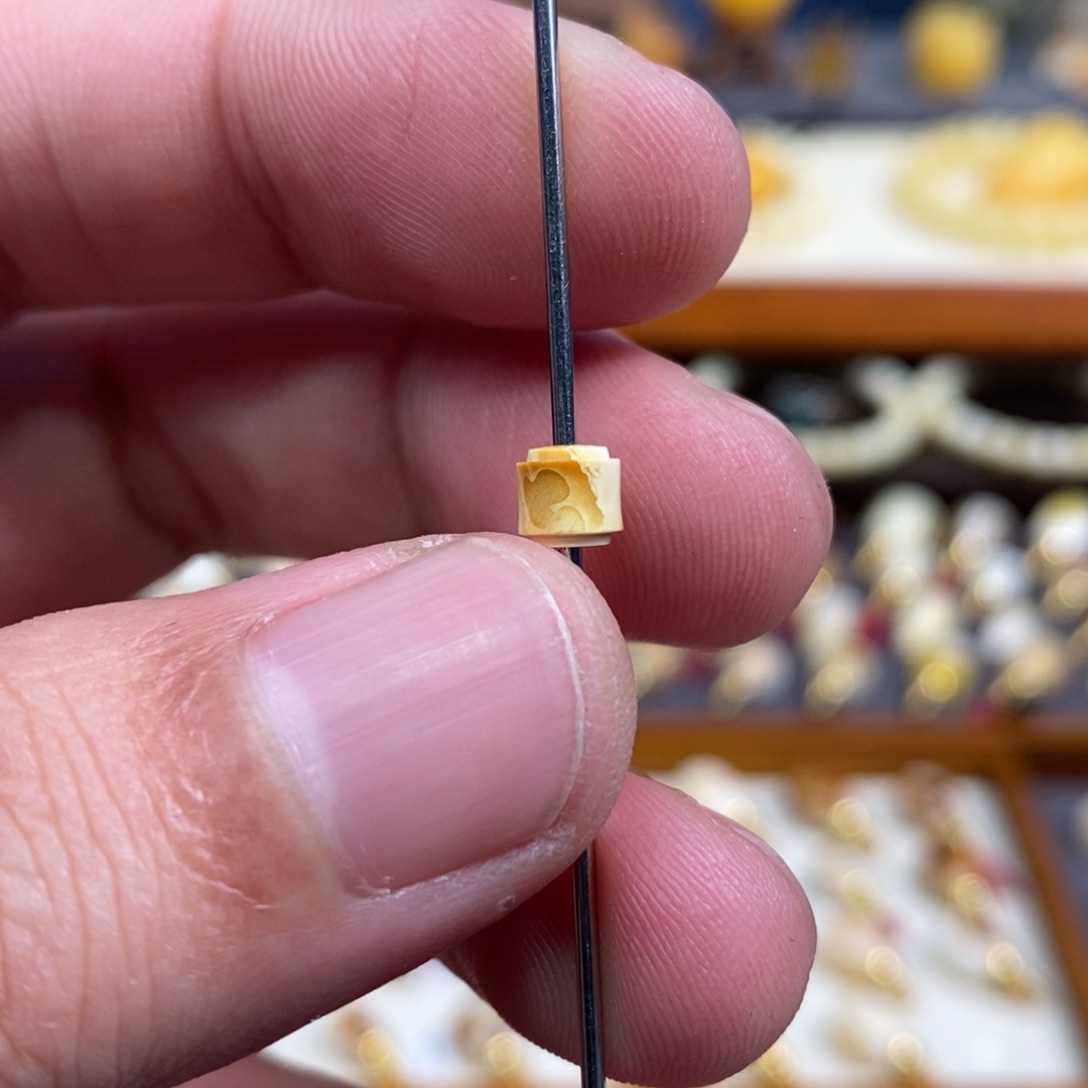 蜜蜡未镶嵌裸石配饰线束尺寸5.1