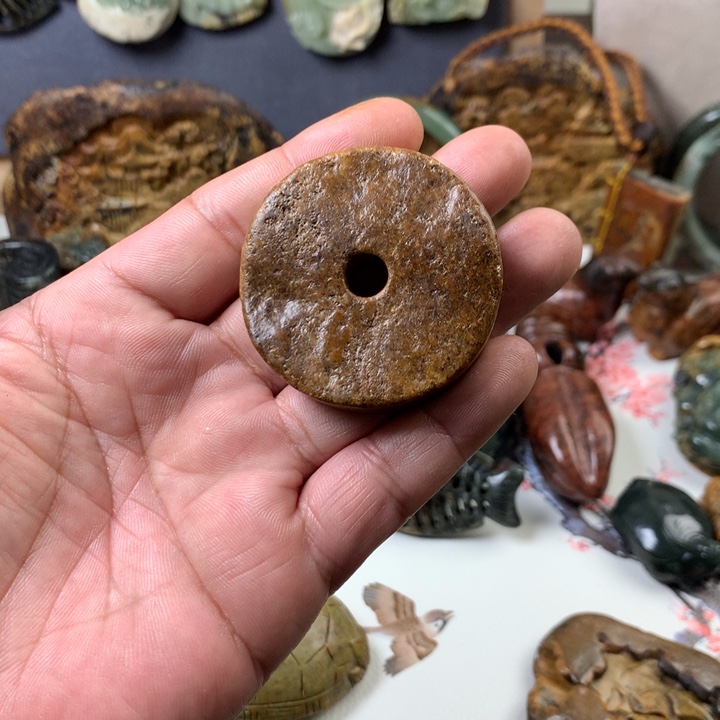 岫岩河磨玉（透闪石质玉）挂件未镶嵌