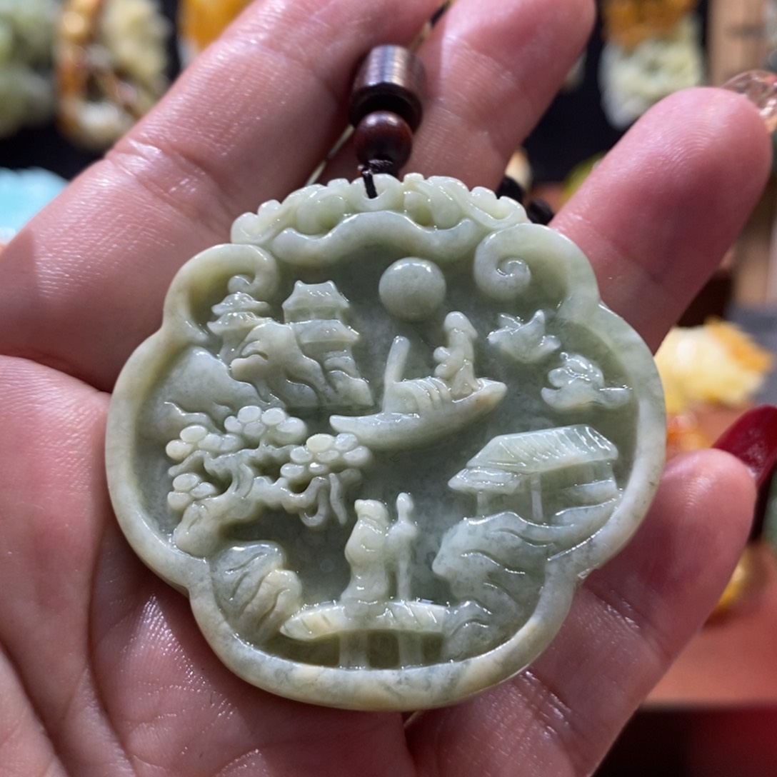 蛇纹石玉颈饰未镶嵌