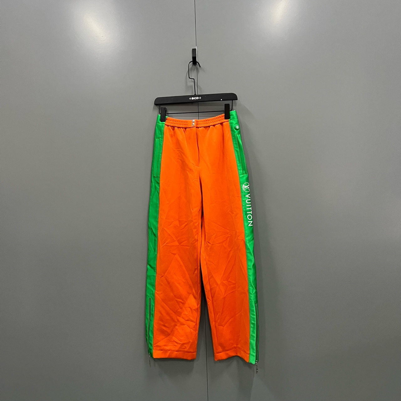 未使用 LouisVuitton/路易威登 y12 侧边条纹logo印花长裤 002266