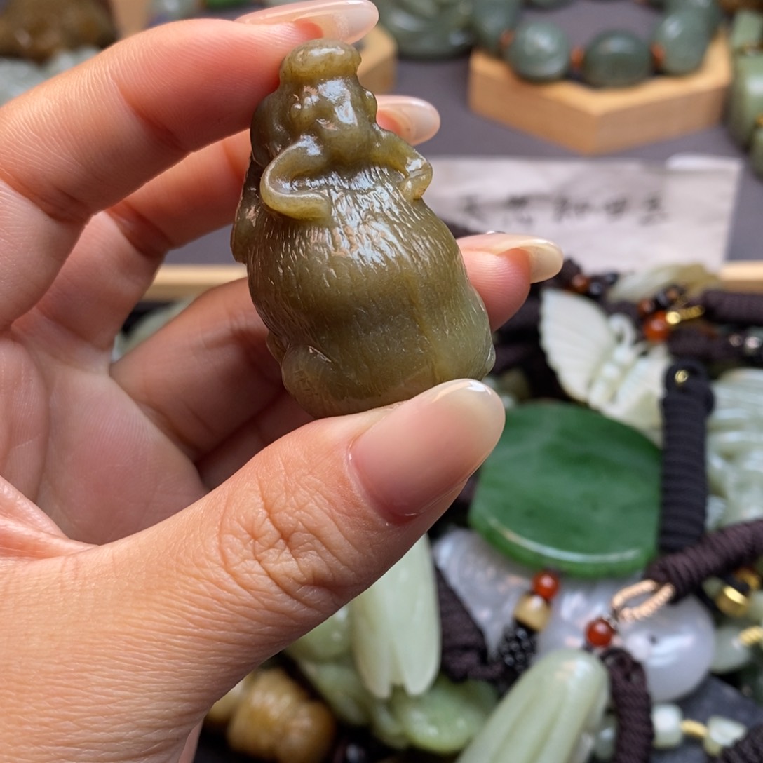 和田玉颈饰未镶嵌