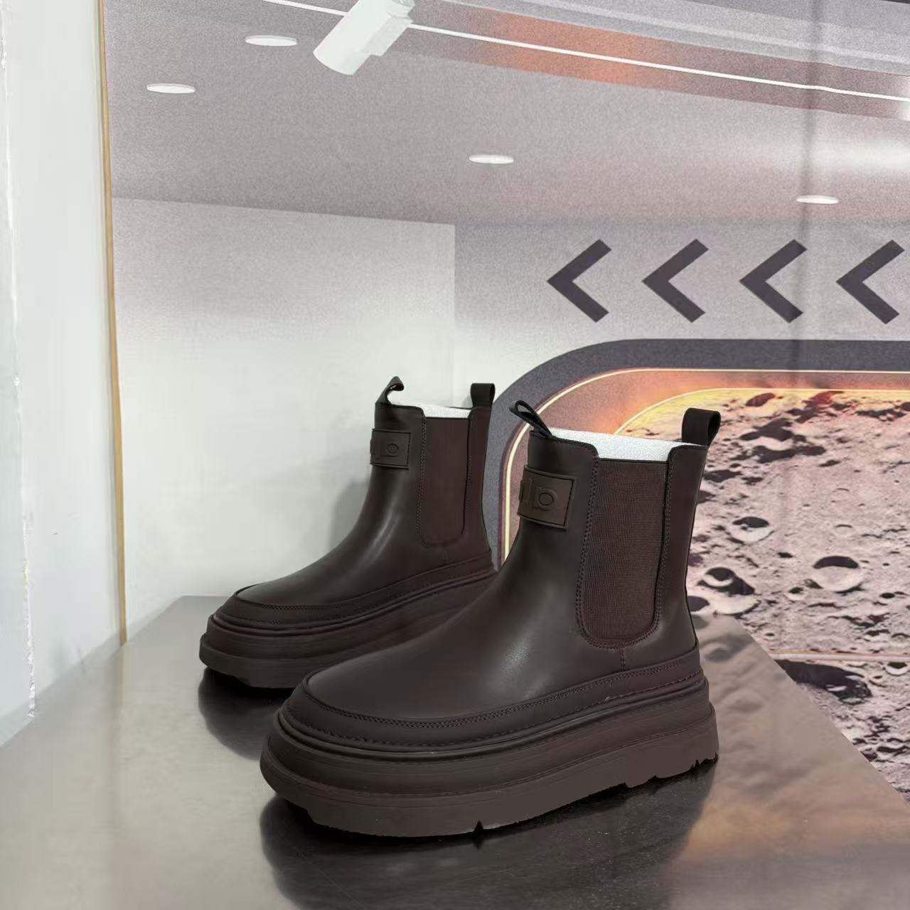 788-1新款2025精品百搭潮流马丁靴中筒烟筒黑色女士