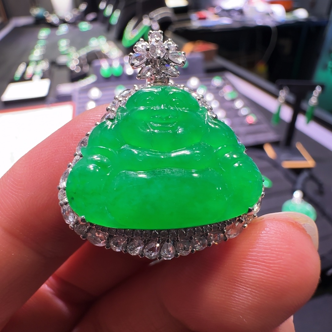 翡翠18K金镶嵌颈饰