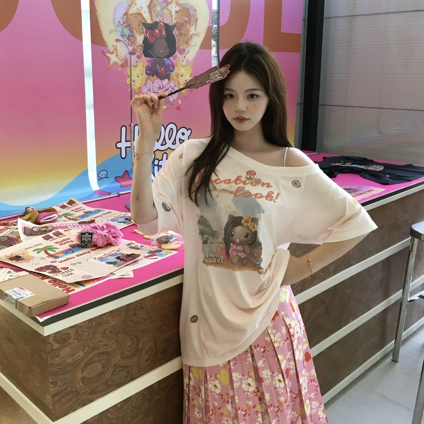 亲妈~2025夏新款小众设计恶搞卡通涂鸦度假斜肩T恤上衣