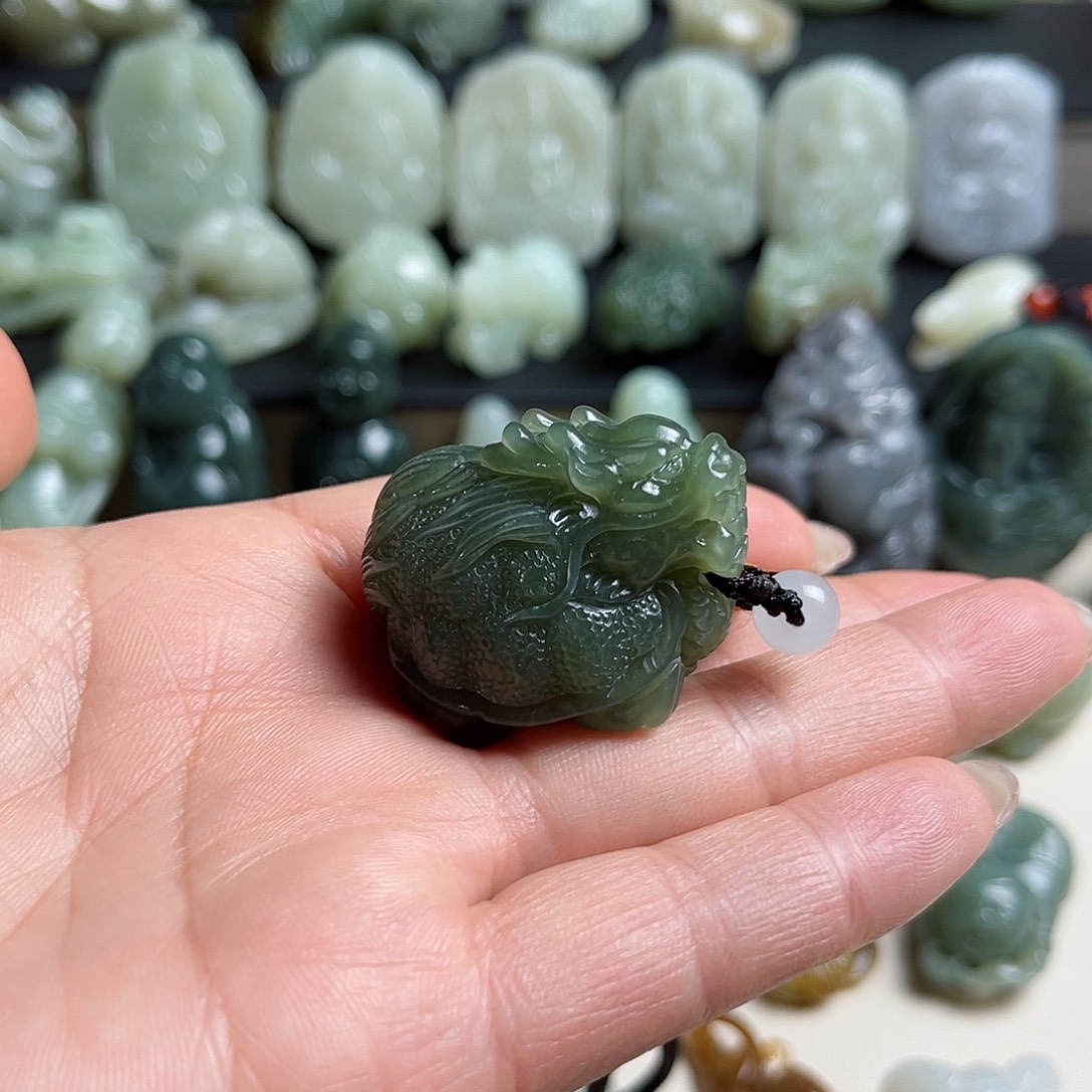 未镶嵌和田玉把件