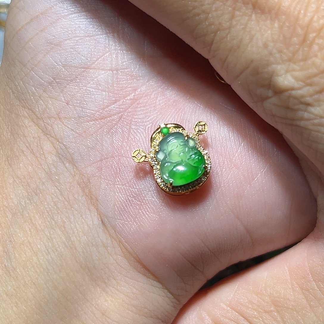 翡翠18K金镶嵌颈饰