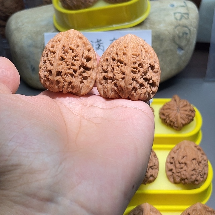 物***反文玩核桃把件11号，39尺全品三角疆