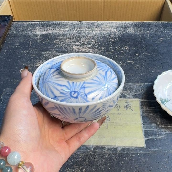 瓷片有开片。哈哈哈哈哈