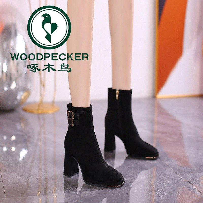 啄木鸟金属方头高跟短靴2025秋冬新款粗跟侧拉链皮带扣气质时装靴