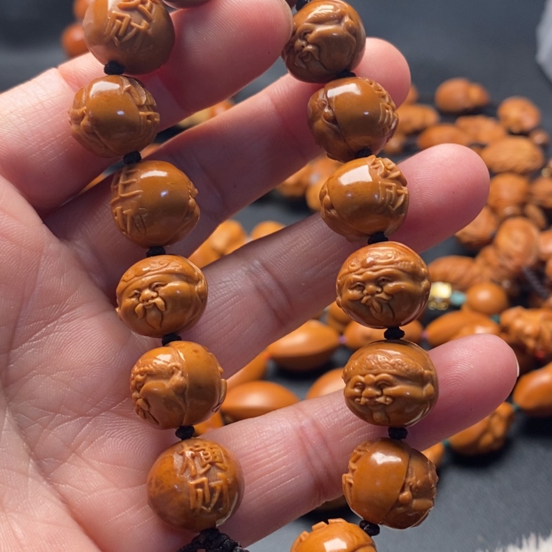 吊坠橄榄核越****越橄榄核花了