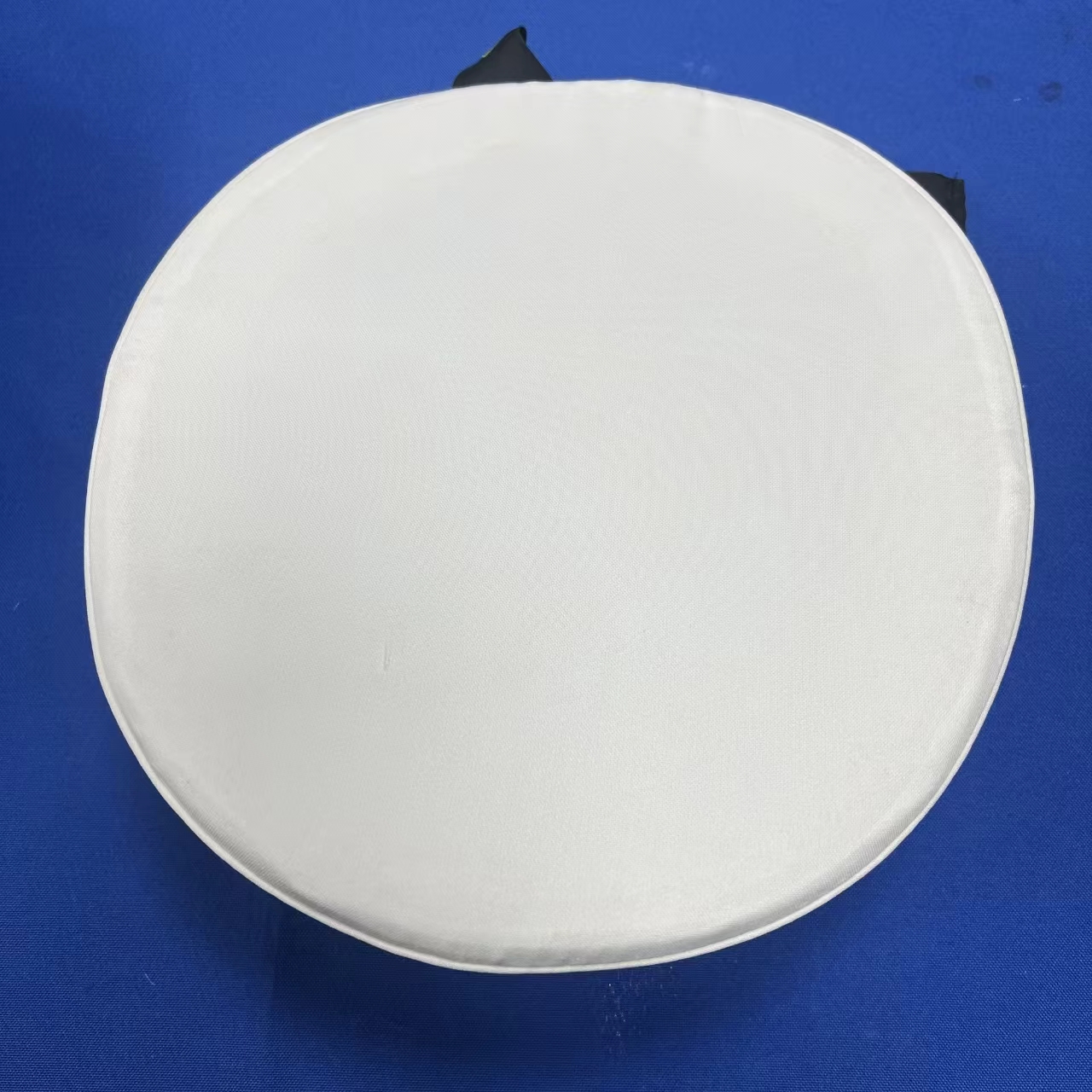 白色水冰帽子圆形