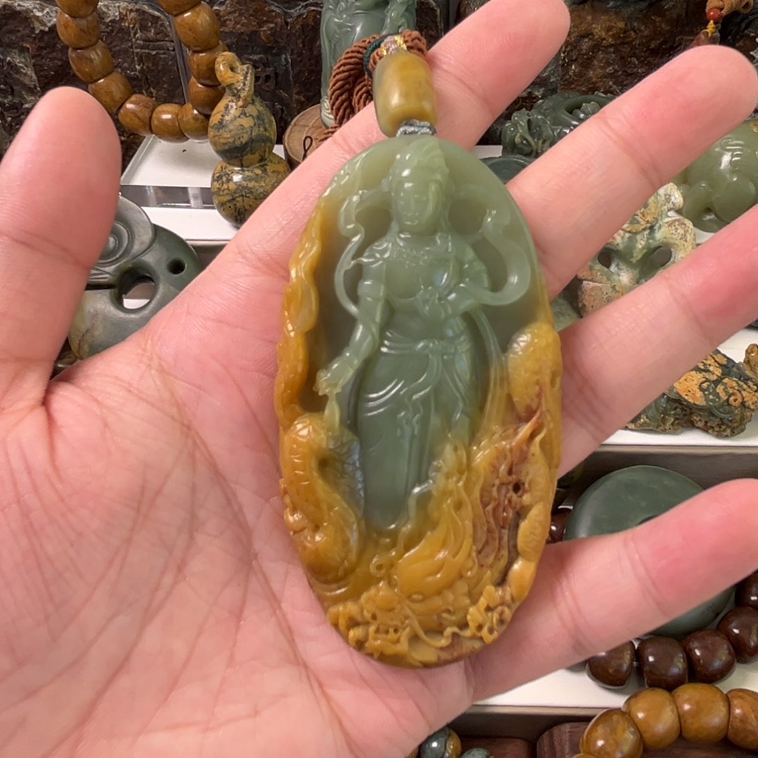 阿***鹰岫岩河磨玉（透闪石质玉）未镶嵌把件