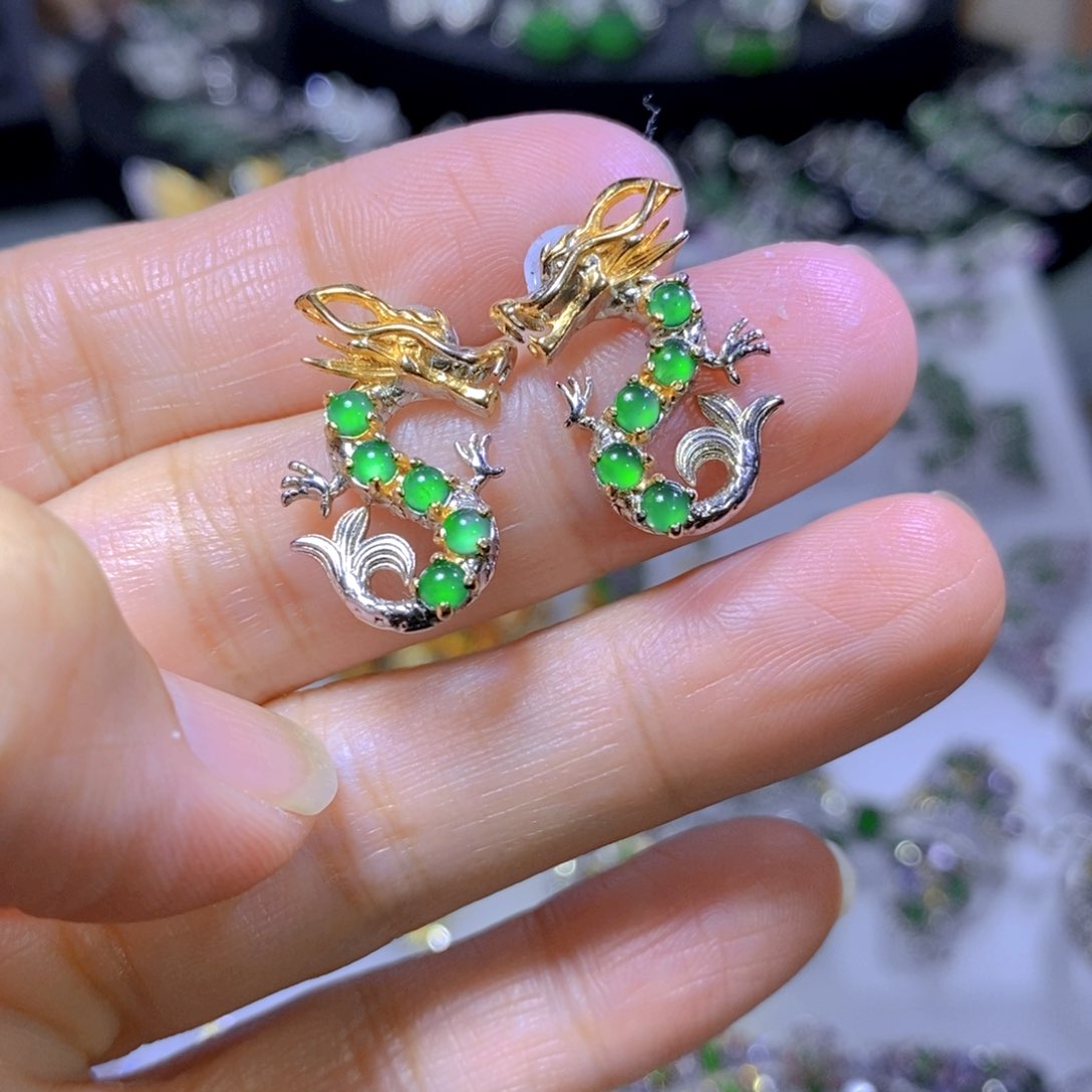 翡翠颈饰银S925镶嵌天然翡翠