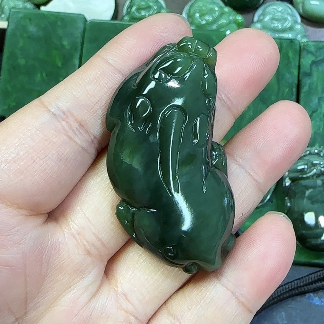 和田玉未镶嵌珠宝半成品