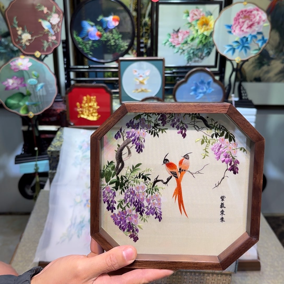 刺绣刺绣工艺精湛