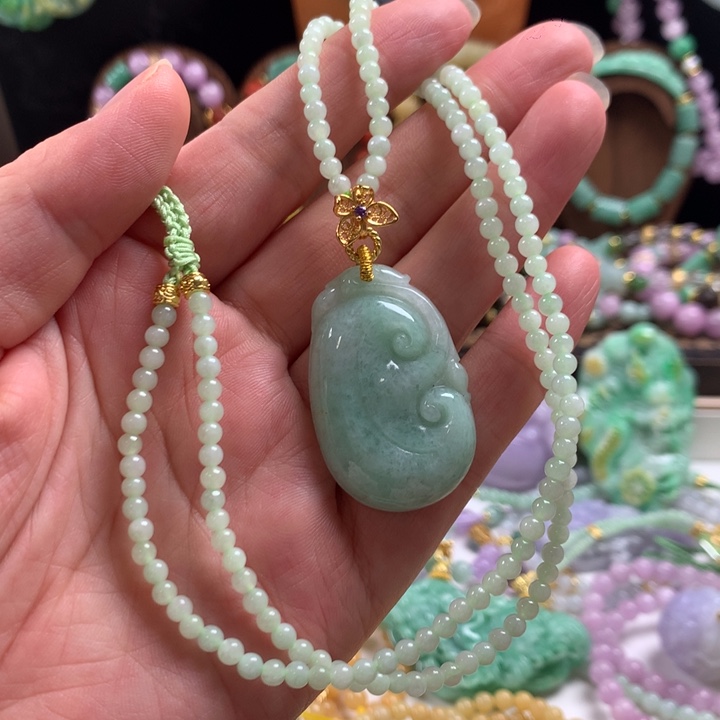 翡翠未镶嵌颈饰吊坠