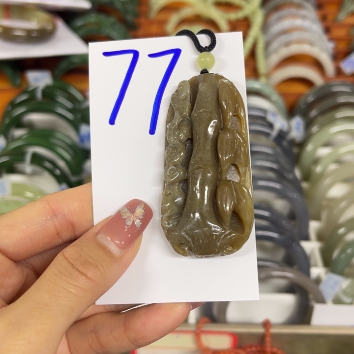 和田玉未镶嵌手镯