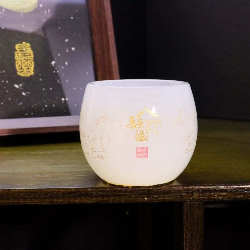 正品《八骏图》白雕刻琉璃功德杯/容量80毫升/正品盒装帧