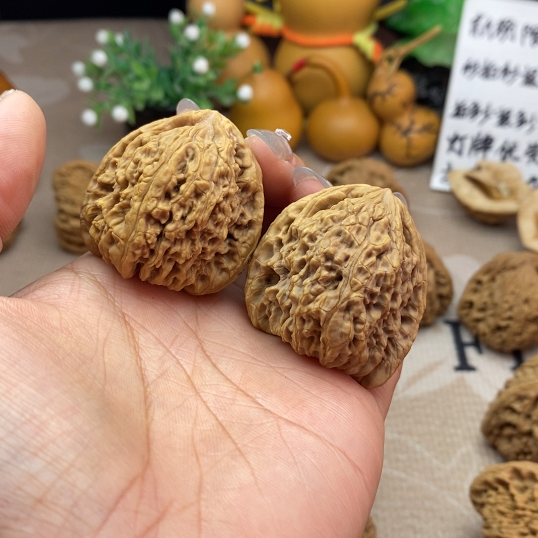 文玩核桃吊坠南疆