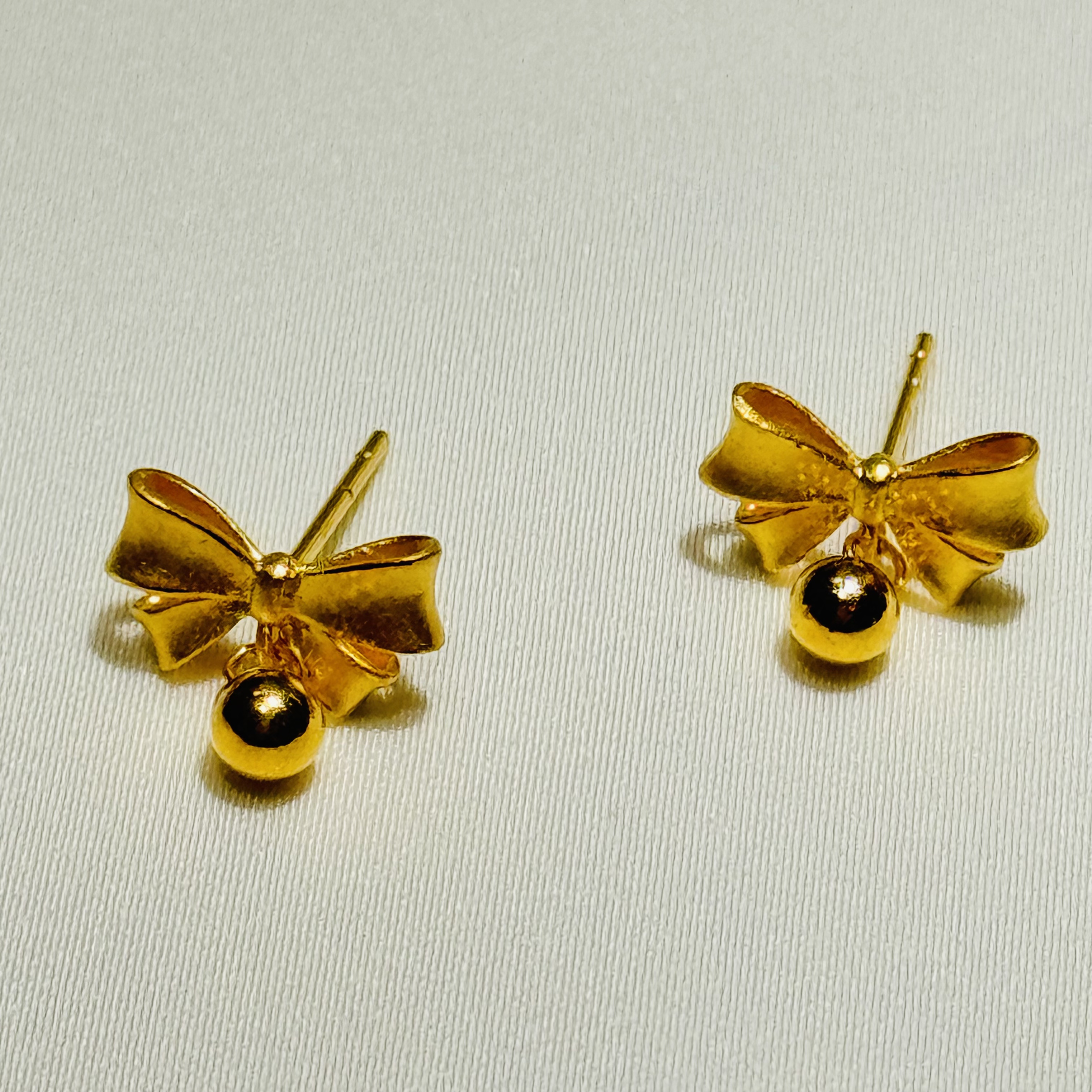 黄金足金999古法蝴蝶结圆珠耳钉耳环