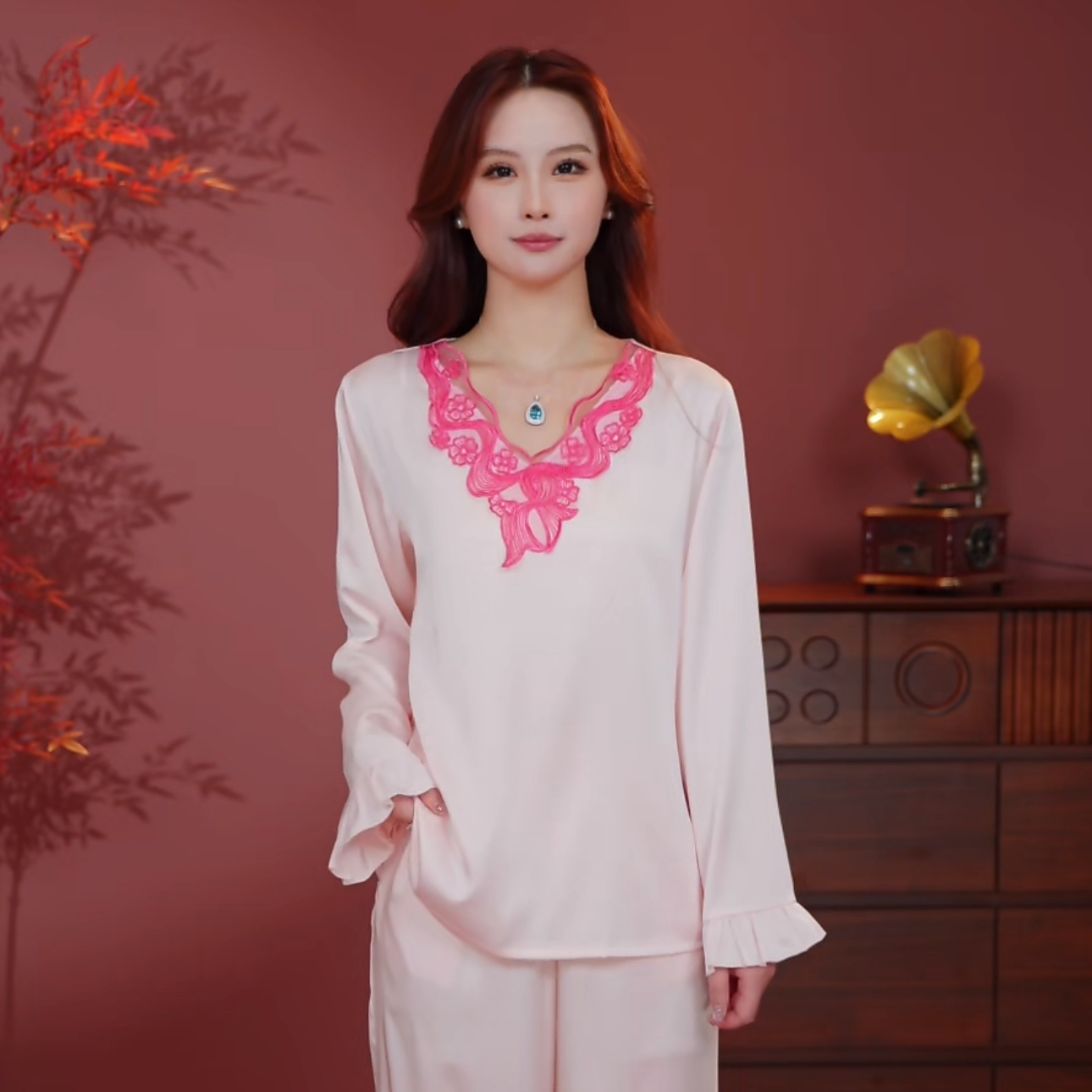 2025年春秋季新品轻奢蕾丝时尚长袖女士家居服套装BSY
