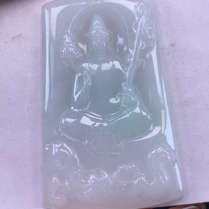 颈饰未镶嵌翡翠虚空