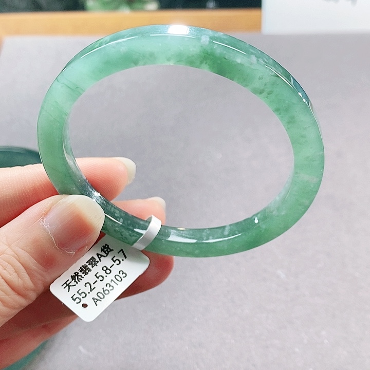 【闪购商品】翡翠手镯（圆镯）未镶嵌
