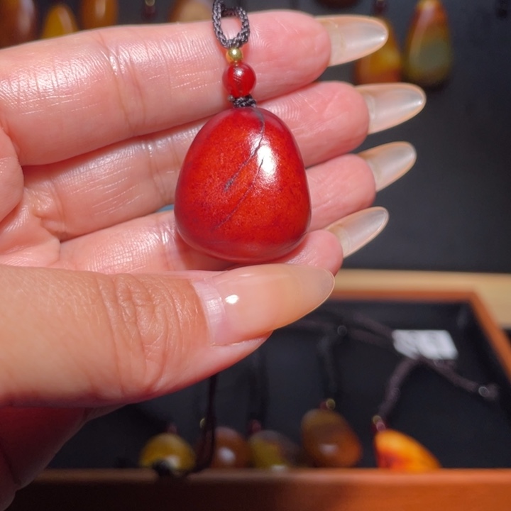 彩***约颈饰未镶嵌和田玉（糖玉）