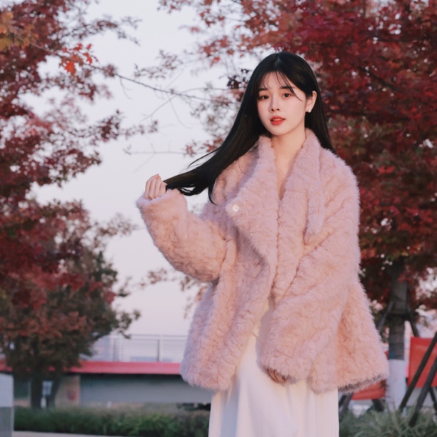 小文【蜜桃奶昔】冬季新款设计感皮短外套保暖甜美风气质通勤