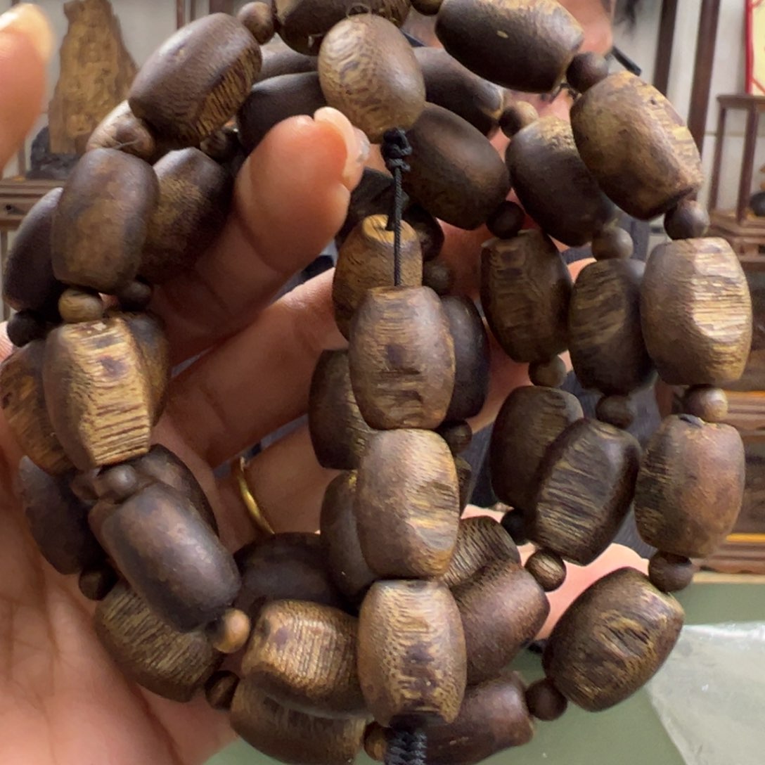 沉香手串透顶绿沉水浮留疤卡1.3/59g+