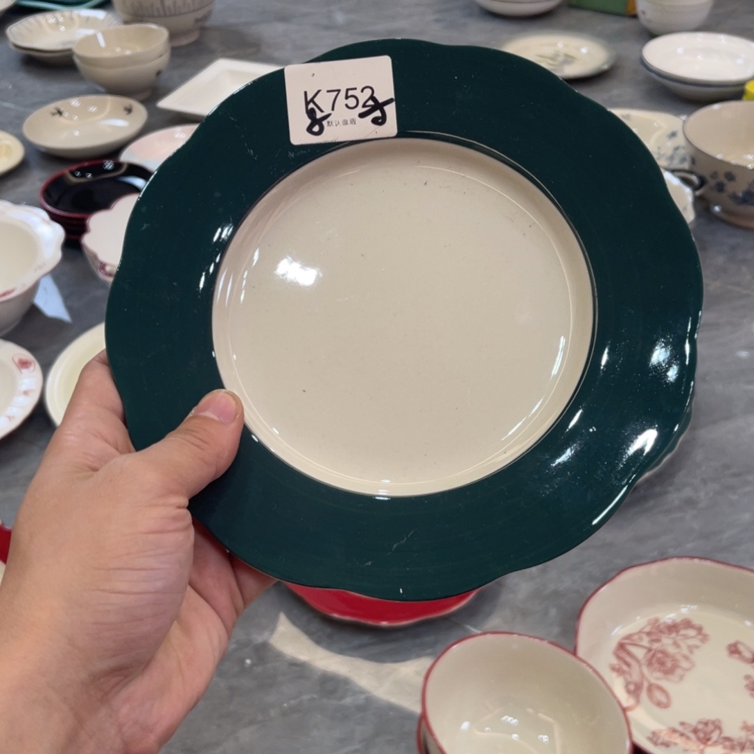 陶瓷微瑕餐具介意勿拍，满18飞！