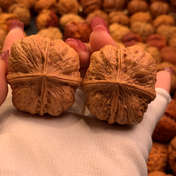 文玩核桃吊坠29………….