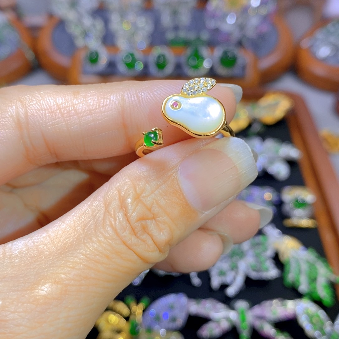 翡翠颈饰银S925镶嵌天然翡翠