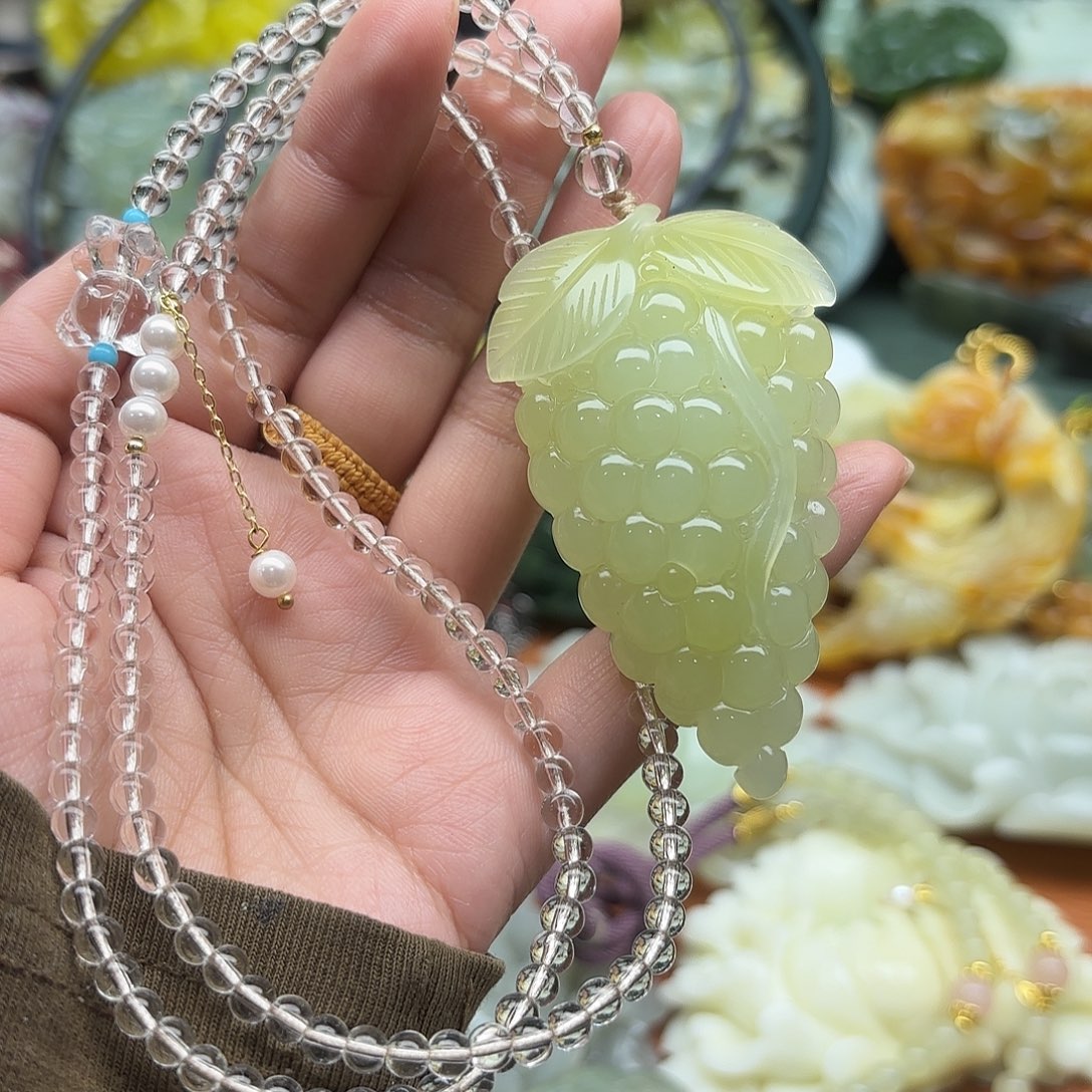 蛇纹石玉未镶嵌颈饰