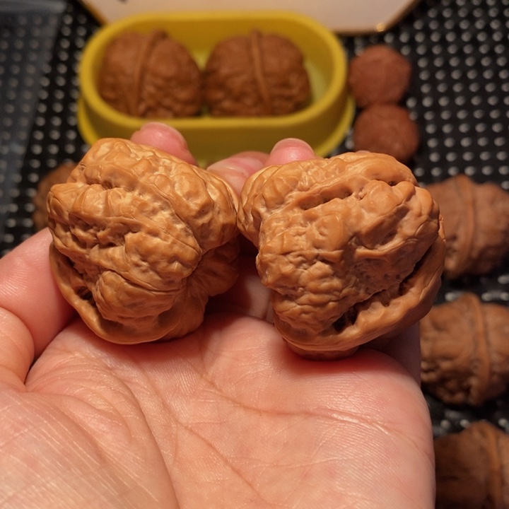 文玩核桃把件四开大掐腰八蹬腿