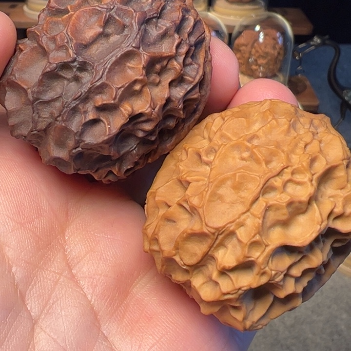 文玩核桃把件凤凰牡丹46mm